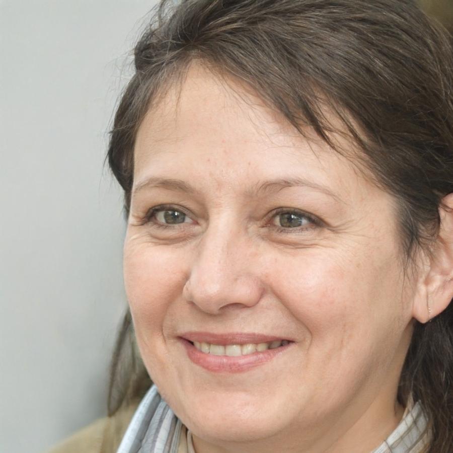 Преподаватель курса Айгерим Сатпаева